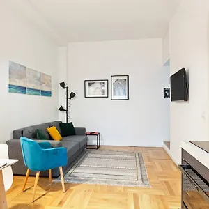 Design And New Flat In Navigli District Milán
